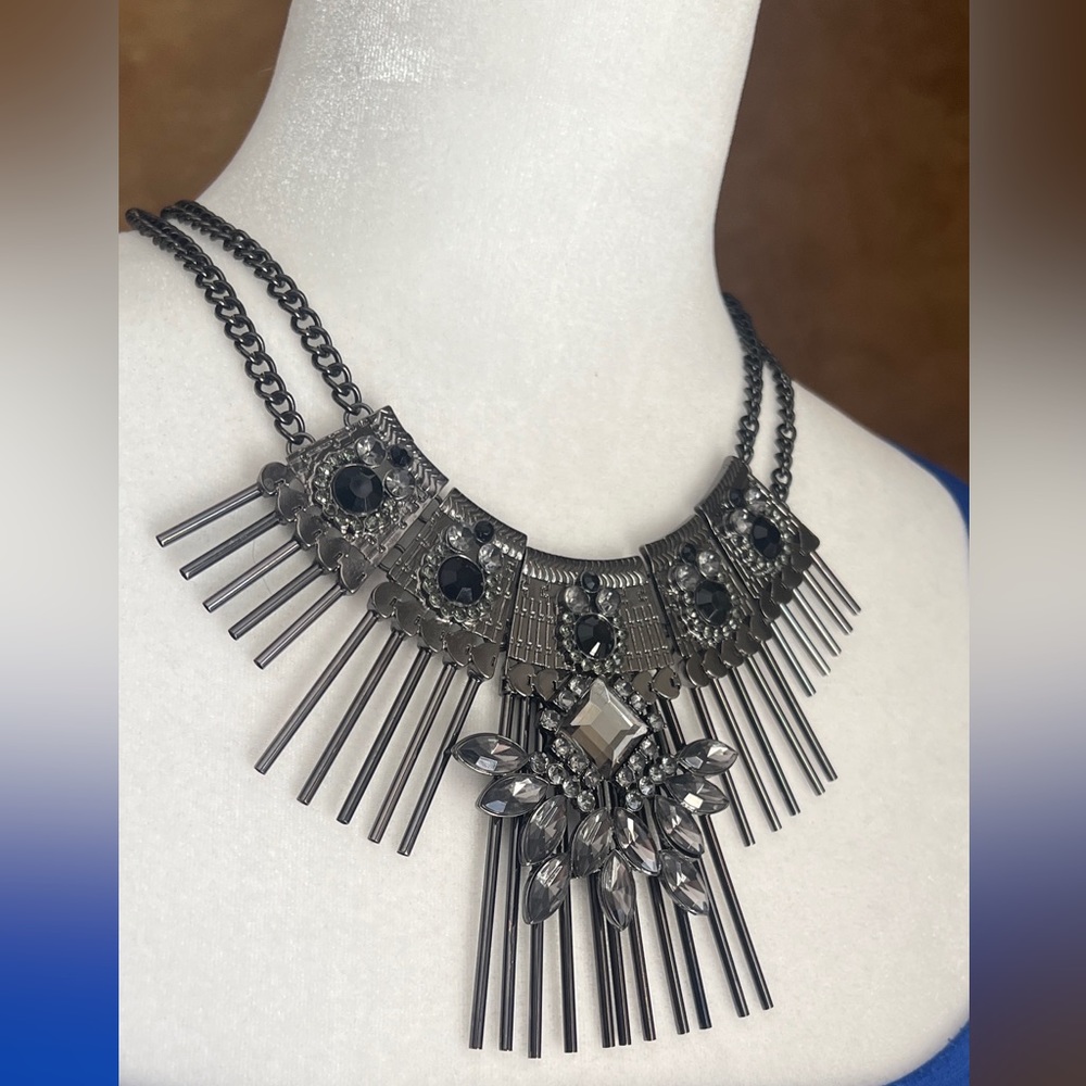 HOT TOPIC Large Spike Gem Statement Double Chain Necklace